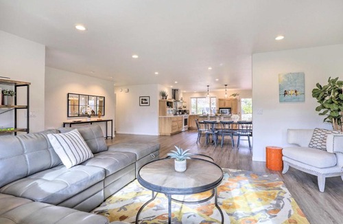 Santa Rosa House | Peaceful Windsor Retreat w/Private Hot Tub!