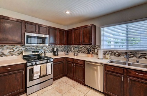 Silverado Ranch House | PERCEVAL · Charming-Spacious PrivateHome Fab Yard w/Jacuzzi