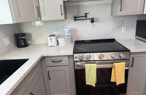 Altadena Apartment | Perfect 2-bedroom corporate apartment with AC in peaceful Altadena