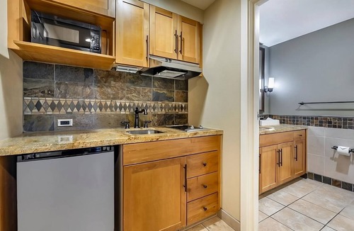 South Lake Tahoe Hotel | Perfect Place to Unwind! Swimming Pool, Kitchenette!