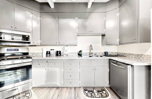 Seaside Apartment | Perfect Private Seaside Beach Getaway w/Bay Views!