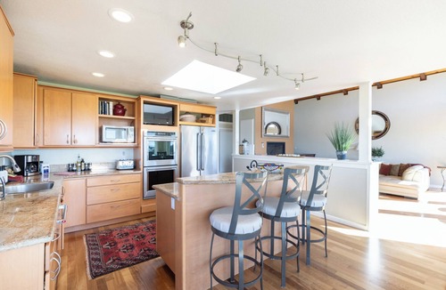 Bodega Bay House | Pet-friendly 4-bedroom, 2 Ensuites. Coastal views & right on the 10th Green!