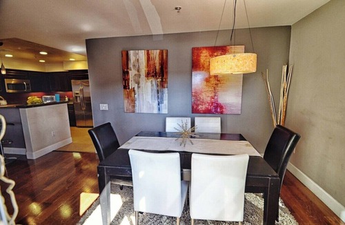 Crown Point Condo | Pet-friendly, across to beach plus a/c and parking