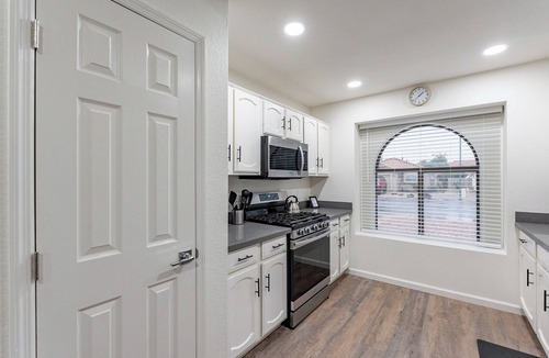 Mesa House | Pet-friendly, BBQ, Turf yard ~ Perfect Escape