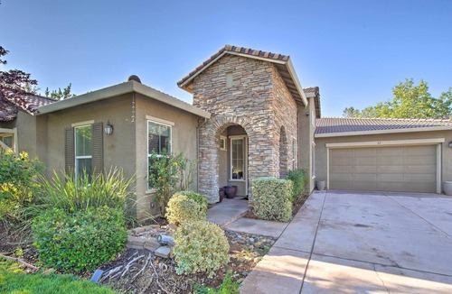 South Bechelli House | Pet-Friendly Family Home < 5 Mi to Redding!