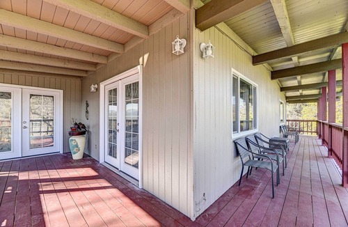 Grants Pass House | Pet-Friendly Grants Pass Home w/Hot Tub!