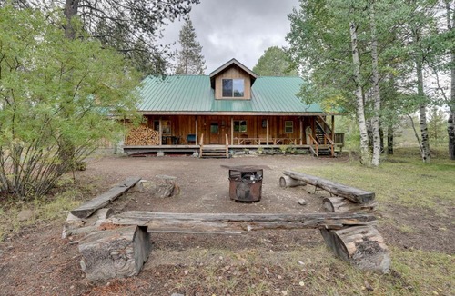 Fort Klamath House | Pet-Friendly House w/Deck: Near Crater Lake!