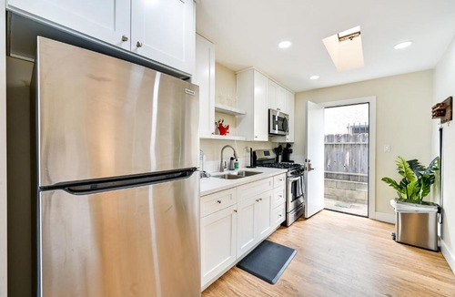 Lincoln Acres Apartment | Pet-Friendly San Diego Studio 13 Mi to Comic-Con!
