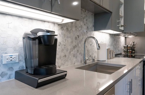 Walnut Creek Apartment | Pet-Friendly Walnut Creek with Rooftop Hot Tub