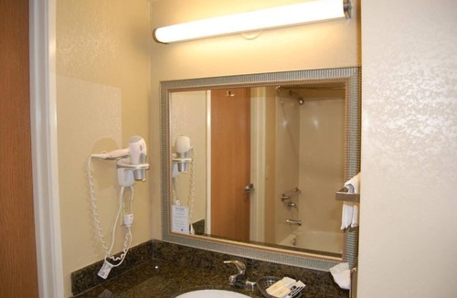 Pleasant Hill House | Pleasant Hill Inn