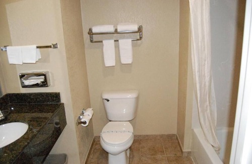 Pleasant Hill House | Pleasant Hill Inn