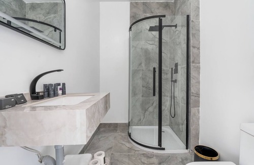 West Queen West Hotel | Plush Hotel