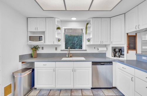 Vista House | Pool, hot tub, fire pit, and more! Aqua La Vista