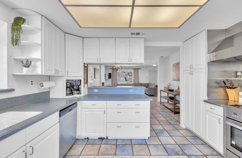 Vista House | Pool, hot tub, fire pit, and more! Aqua La Vista