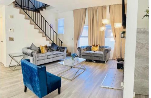 Pittmann House | Pool ,Jacuzzi,BBQ & Pool Table Family Retreat