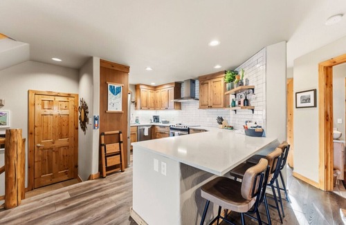 Four O'Clock Villa | Premier Snowflake Lift Access | Updated Home w/Hot Tub & Pool | Walk to Town