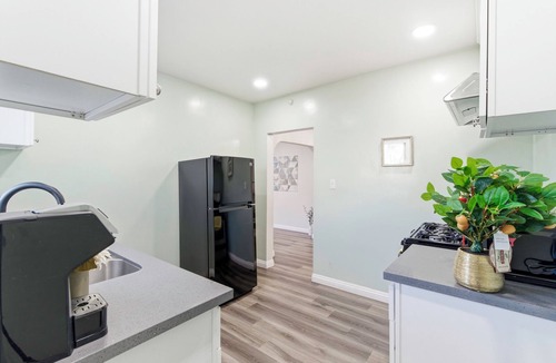 Alhambra Apartment | Prime location Close to Downtown LA 2 bed 1 bath Kingsize Bed Private Entry! 17