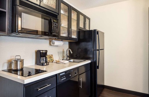 Santa Ana Hotel | Prime Location in Santa Ana! 4 Modern Units, Pet-friendly, Full Kitchen!