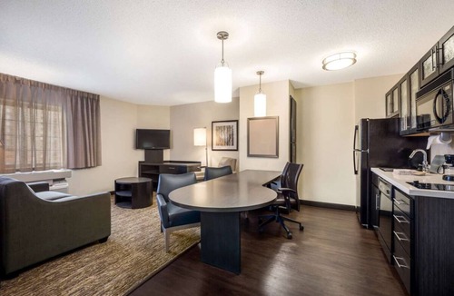 Santa Ana Hotel | Prime Location in Santa Ana! 4 Modern Units, Pet-friendly, Full Kitchen!