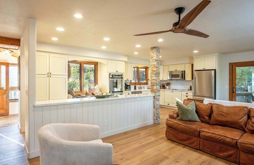 Three Rivers House | Prime Sequoia Stay: Pool Hot Tub Sauna Views