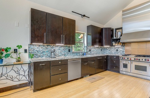 Quandary Village Ski Chalet | Pristine Breckenridge Home w/Hot Tub & Mtn Views!