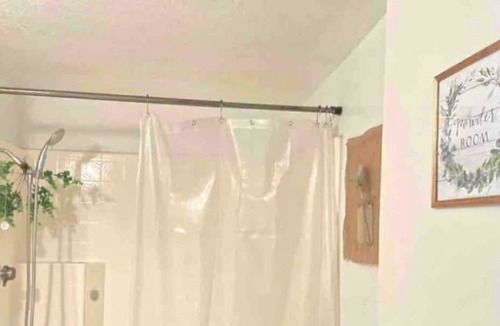 Lake Elsinore House | Private 1 guest room 1 bath room- minutes from lake