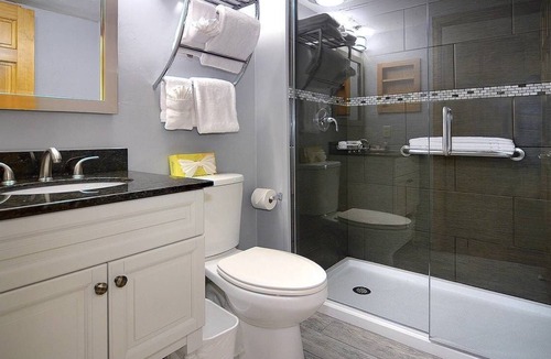 Avon Hotel | Private Bedroom in Shared Unit - Beaver Creek - 3/21 to 3/28/25