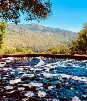 North Fork House | Private Cabin with Hot Tub & Sauna Near Yosemite