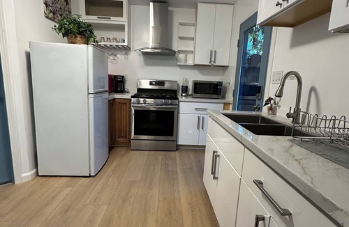 East San Gabriel House | Private Cottage 2BR in San Gabriel Quiet Stay Free Wi-Fi