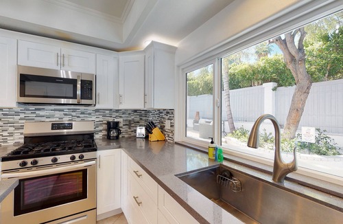 The Mesa House | Private Desert Gem W/Private Pool/Spa, Gourmet Kitchen & More - Dogs OK