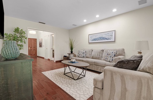 Topanga House | Private Home in Picturesque Topanga Canyon