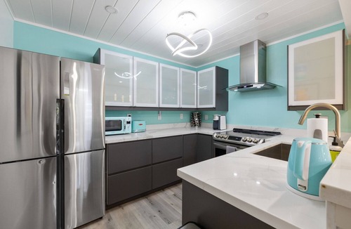 San Rafael Apartment | Private Luxury Retreat Chef's Kitchen Spa Bath Near Napa, Sonoma & SF