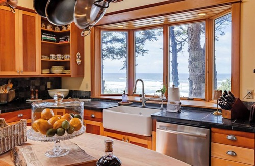 Cannon Beach House | Private Oceanfront Luxury | Haystack Rock Views | Exclusive Chapman Point Retreat