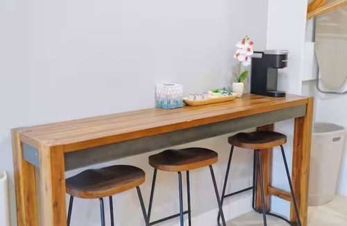 Cherryland Apartment | Private Urban Oasis Near SF - w/kitchenette 22421B