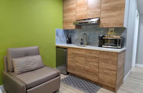 Cherryland Apartment | Private Urban Oasis Near SF - w/kitchenette 22421B