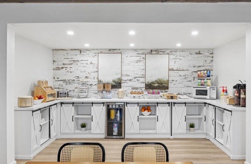 Davis Hotel | Prodigy Hotel, a Days Inn by Wyndham