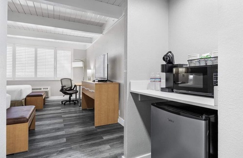 Davis Hotel | Prodigy Hotel, a Days Inn by Wyndham