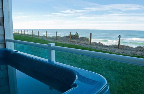 Lincoln City Condo | Promo! Stunning Oceanfront Condo-Private Hot Tub, WiFi, Indoor Pool & HDTV!