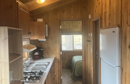 Aurora Cabin | Quaint cabin