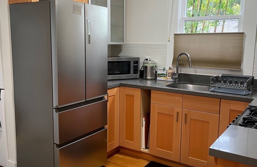 Bushrod House | Quiet, Comfortable, Clean. Turnkey & Easy Access to SF, Berkeley, Oakland