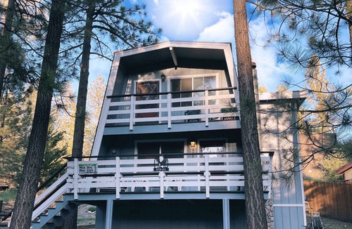 Moonridge House | Quiet cul de sac, Air Conditioning, Fenced Yard