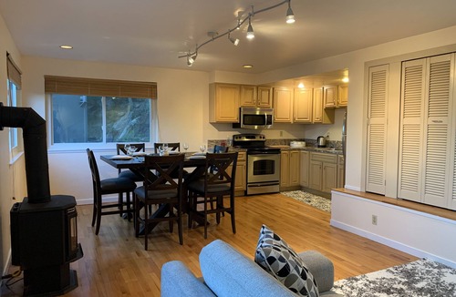 Tamalpais-Homestead Valley House | Quiet retreat in the hills of Marin View