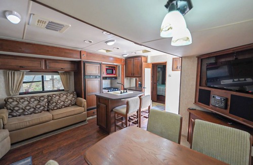 Foothills House | Quite Foothill Retreat