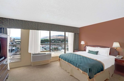 Northeast Reno Hotel | Ramada by Wyndham Reno Hotel and Casino