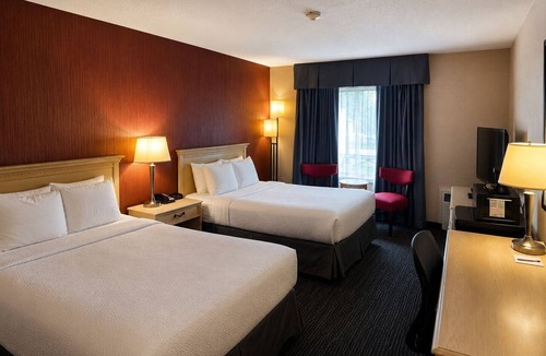 Trenton Hotel | Ramada by Wyndham Trenton