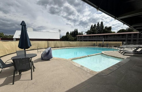Downtown Hotel | Red Roof Inn Redding