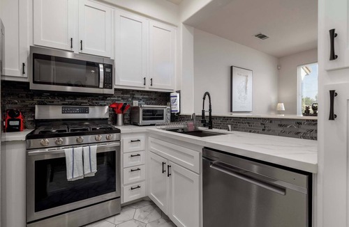 Carlsbad House | Redecorated | Serene| Legoland| Family-Friendly