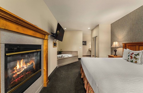 Grants Pass Hotel | Redwood Garden Inn
