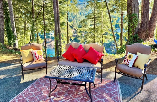 Hiouchi House | Redwoods ON The River. Luxury Retreat With Beach Access!