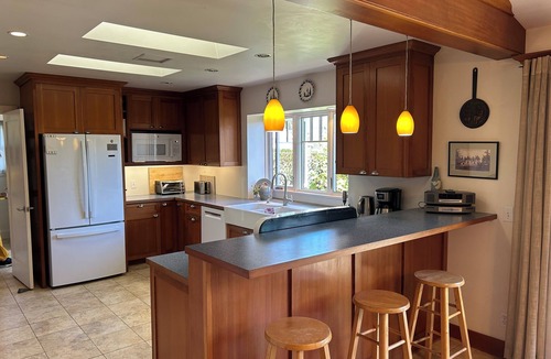 Santa Barbara House | Regal Craftsman, Quiet, Workable, Family Friendly, Walk to Coffee/Dining